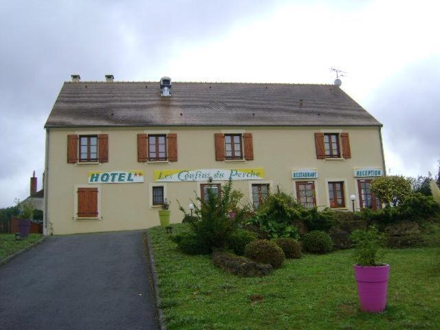 Logis Hotel Les Confins Du Perche Sceaux-sur-Huisne Dış mekan fotoğraf