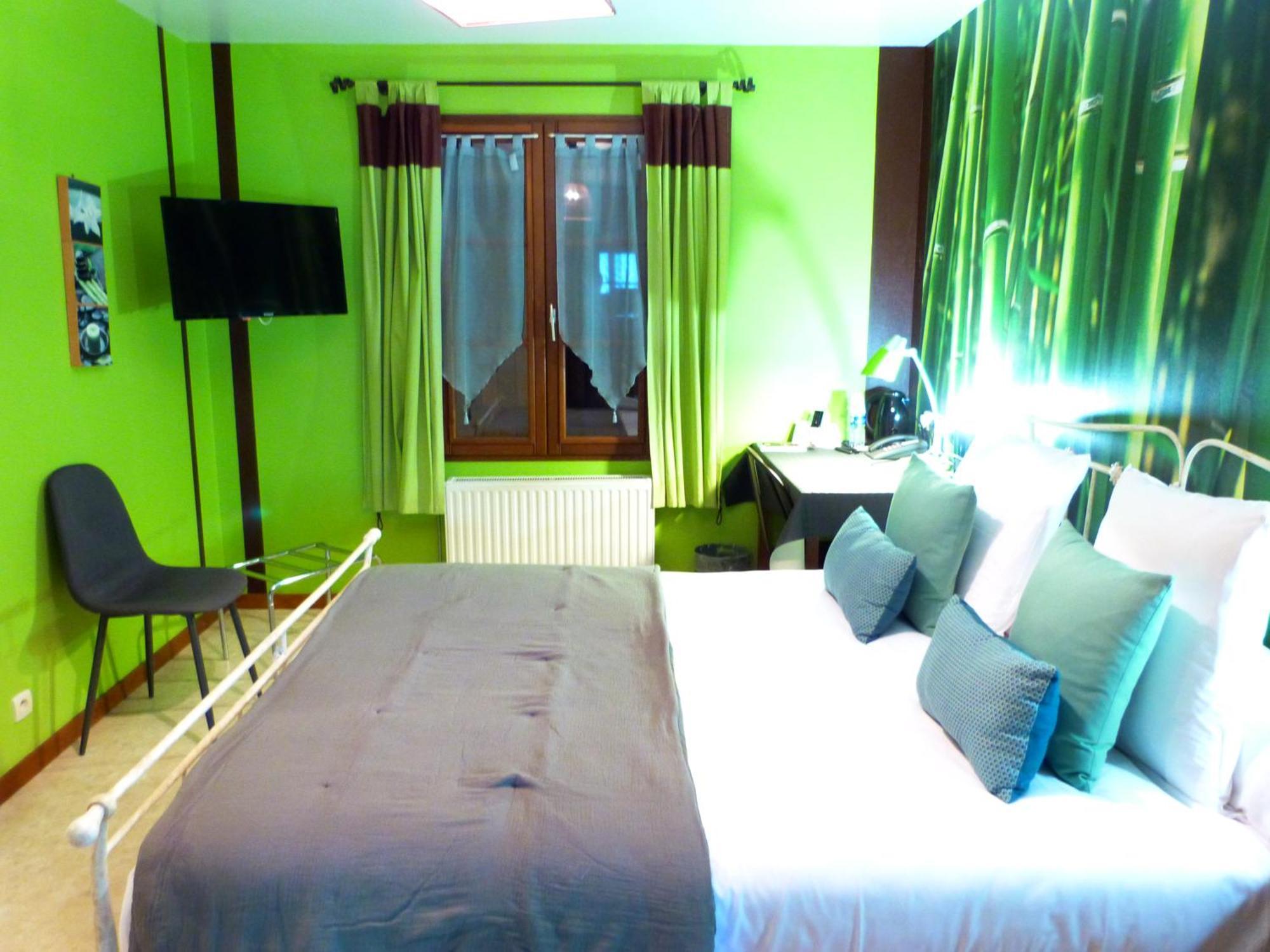 Logis Hotel Les Confins Du Perche Sceaux-sur-Huisne Dış mekan fotoğraf